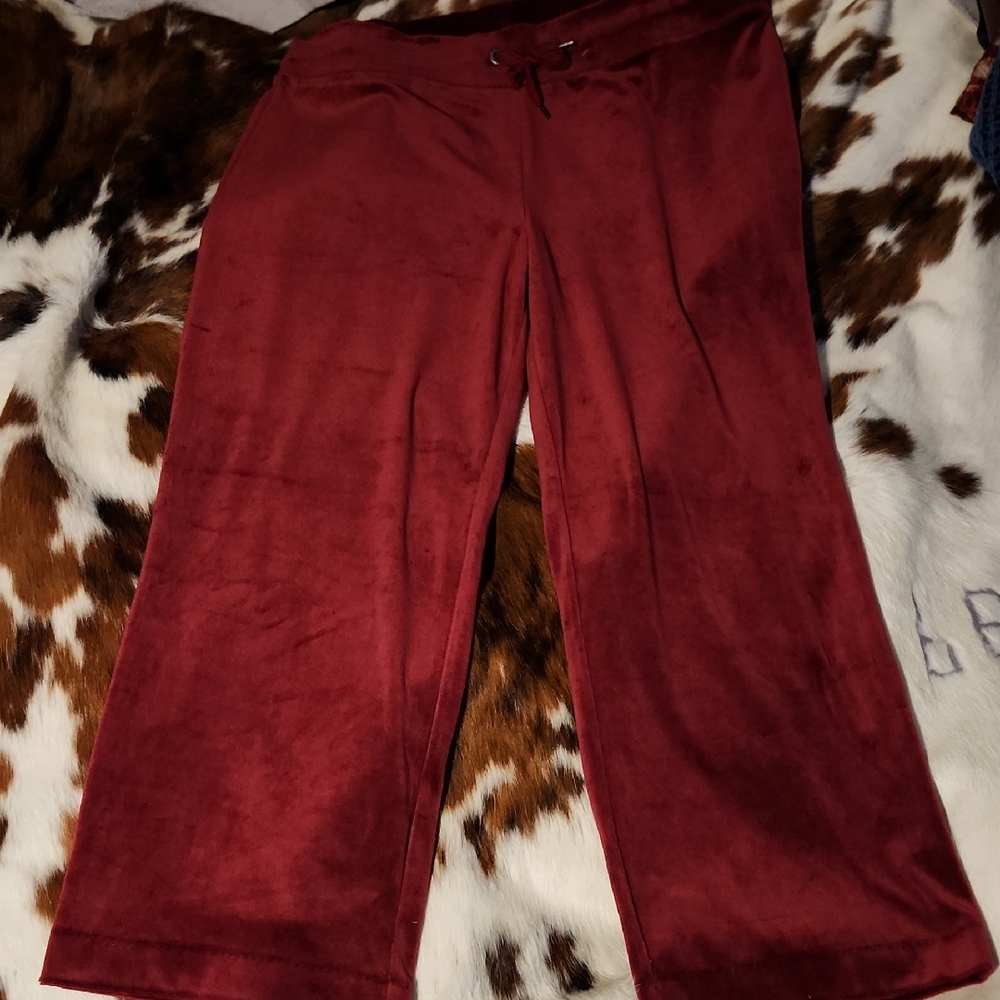 Lavon Burgundy Velvet Loungers Sz XL